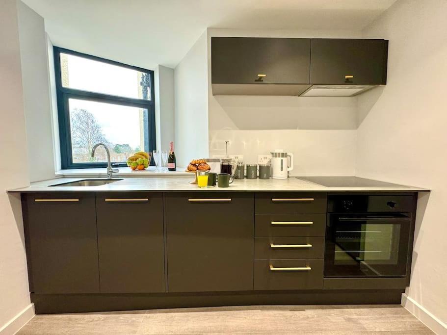Bournemouth Getaway: 3Br Apartment Near Beach Exterior foto